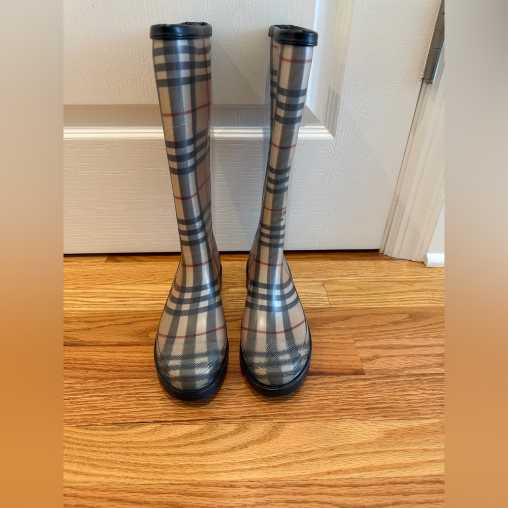 Burberry Plaid Winter Rain Boots - Beige, Red, and Black Size 7 - Picture 2 of 7